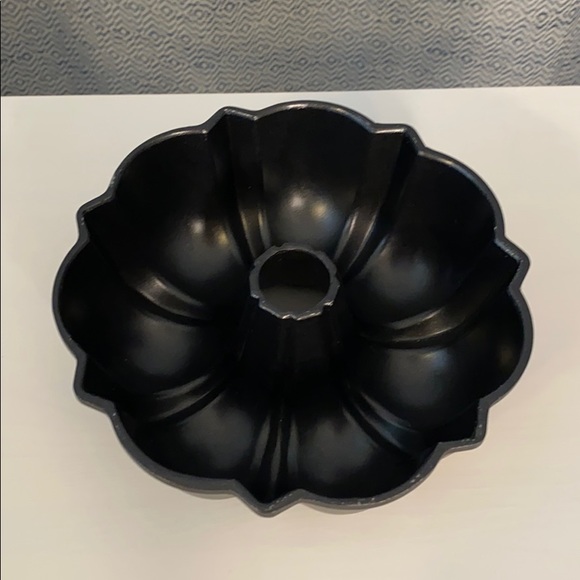 Nordic Ware 6-cup Bundt Pan - Picture 6 of 6